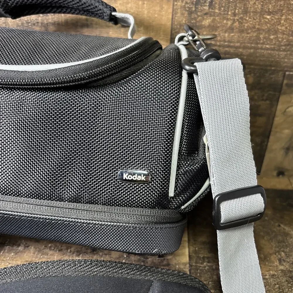 Kodak Portable Camera Bag with Shoulder Strap Multiple compartments Preowned